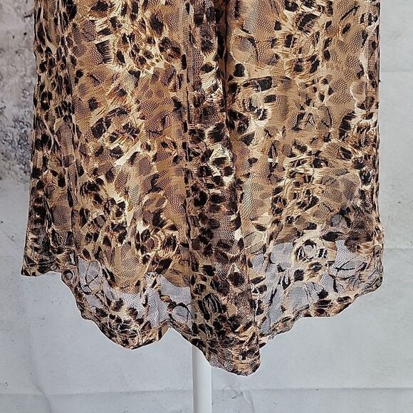 Love J Leopard Print Sleevelesd Women's Top Size M  NWT - Picture 3 of 10